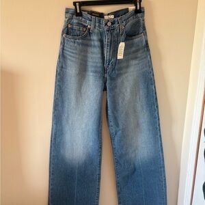 Levi's High-Rise Wide-Leg Jeans in Light Blue Wash